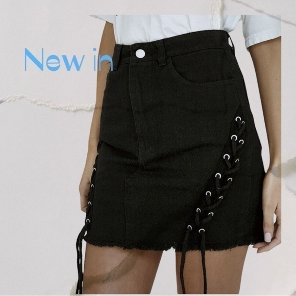 Black denim skirt - Picture 2 of 3